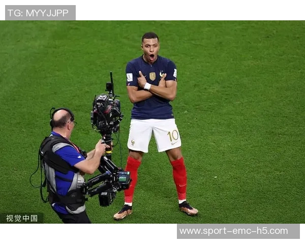 姆巴佩弟弟法甲崭露头角8场3球助球队紧追榜首庆祝动作致敬哥哥